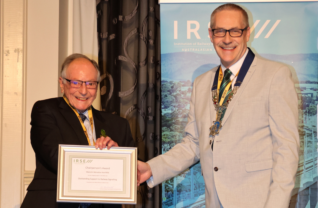 Malcom Menadue receives Chair's Award from Andy Knight