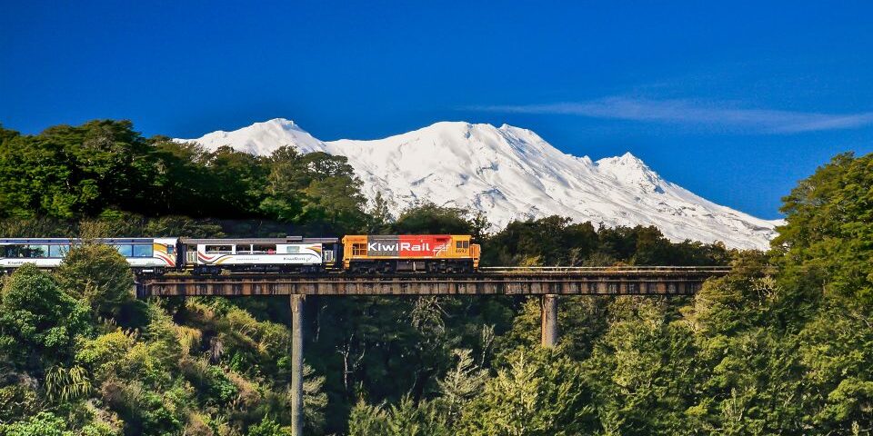 NZ-northern-explorer-in-front-of-ruapehu